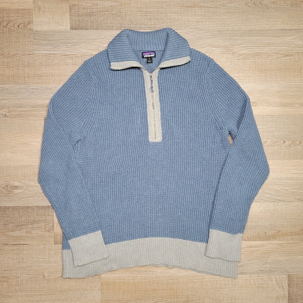 Patagonia Light Blue and Cream Half-Zip Sweater